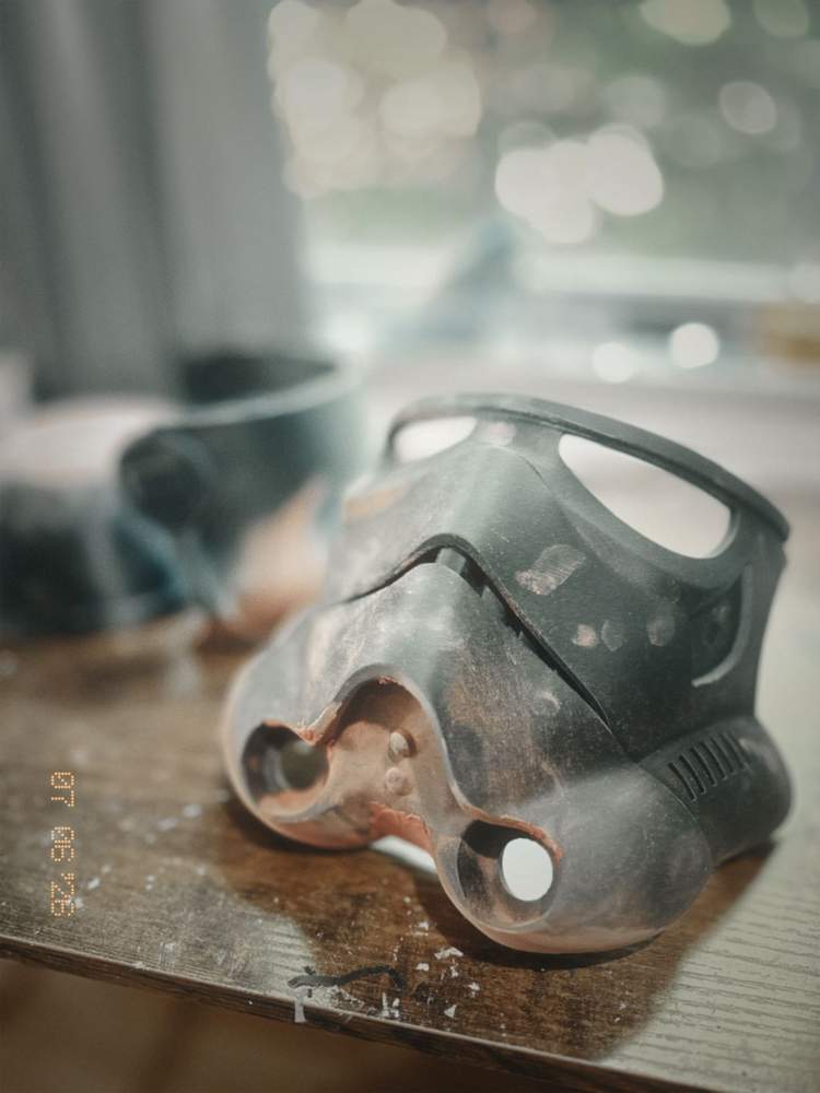 Stormtrooper Helmet Assembly: Glueing the Pieces of an Icon detail image
