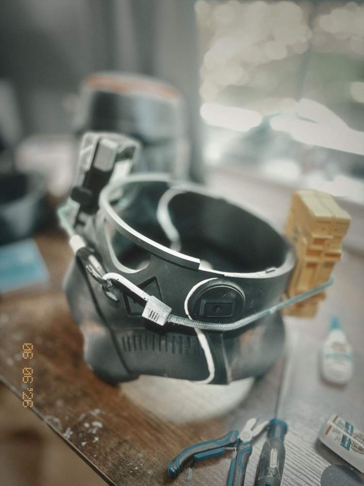 Stormtrooper Helmet Assembly: Glueing the Pieces of an Icon detail image