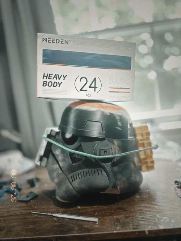 Stormtrooper Helmet Assembly: Glueing the Pieces of an Icon detail image
