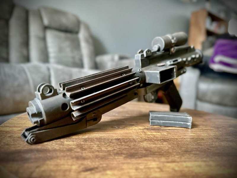 Star Wars E-11 Blaster - Copper Modified Version (Display Prop) detail image