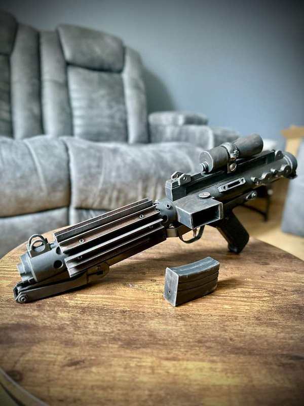 Star Wars E-11 Blaster - Copper Modified Version (Display Prop) detail image