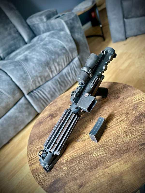 Star Wars E-11 Blaster - Copper Modified Version (Display Prop) detail image